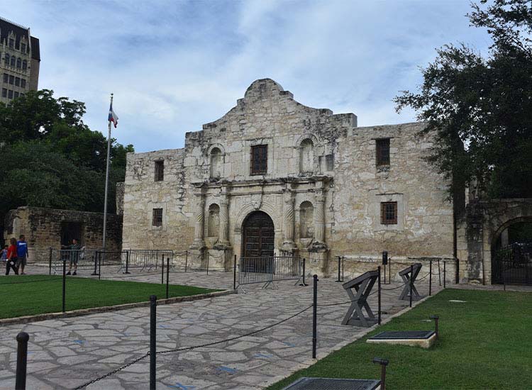 The Alamo Building & Visitor Center