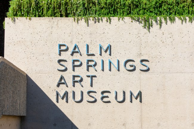 Palm Springs Art Museum sign on front of building