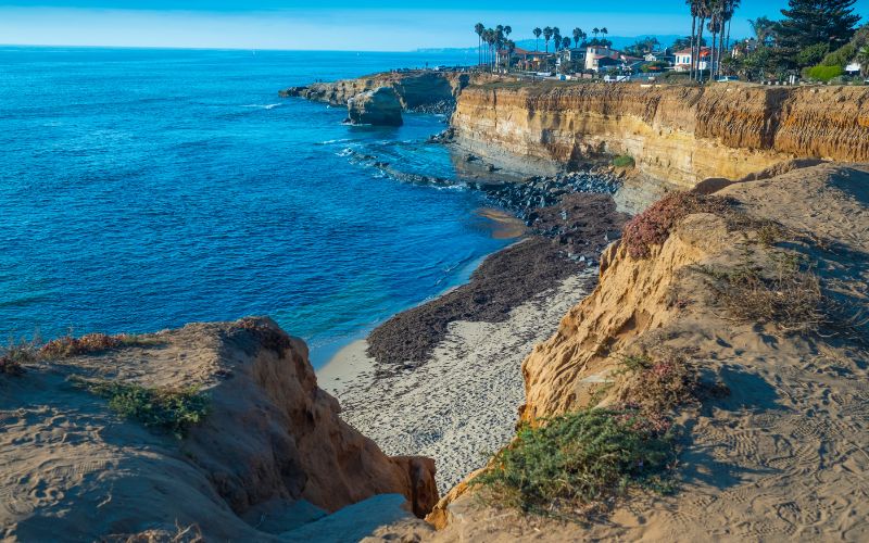 San Diego Coastline Featuring Ocean Waves & Cliffs