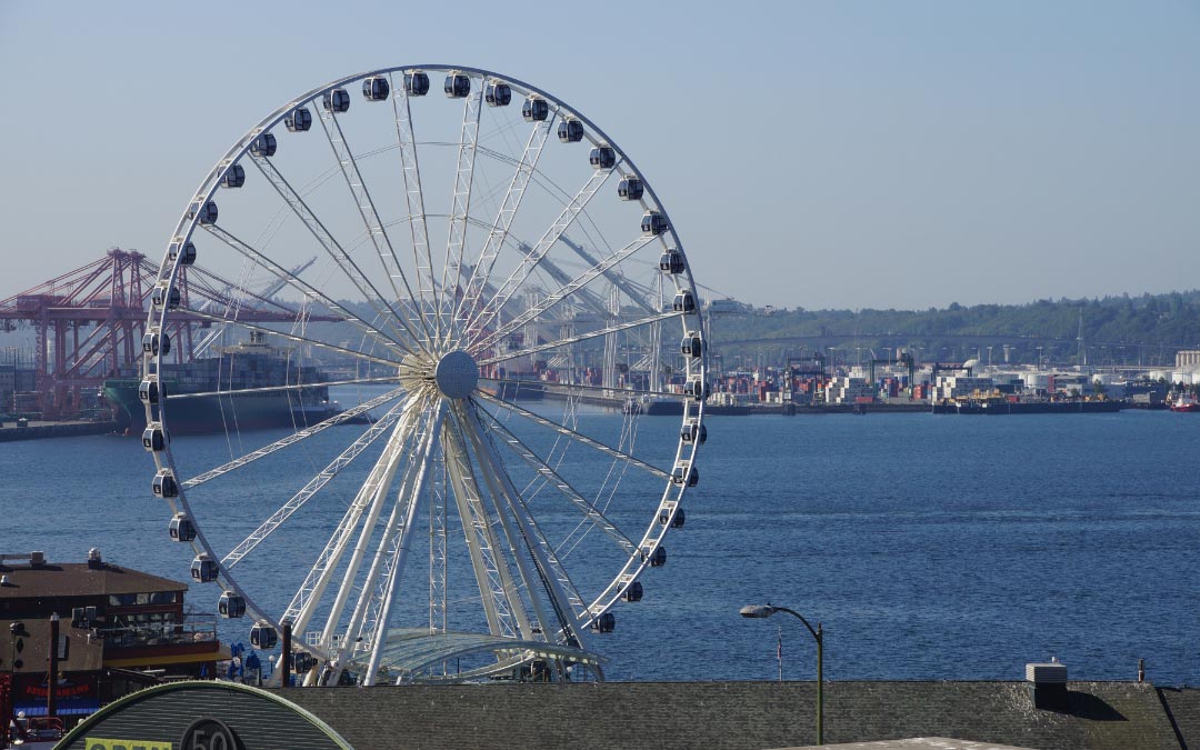 Seattle Great Wheel amusement ride